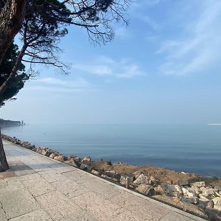 The Prince - Luxury Apartments With Pool Peschiera del Garda Zewnętrze zdjęcie