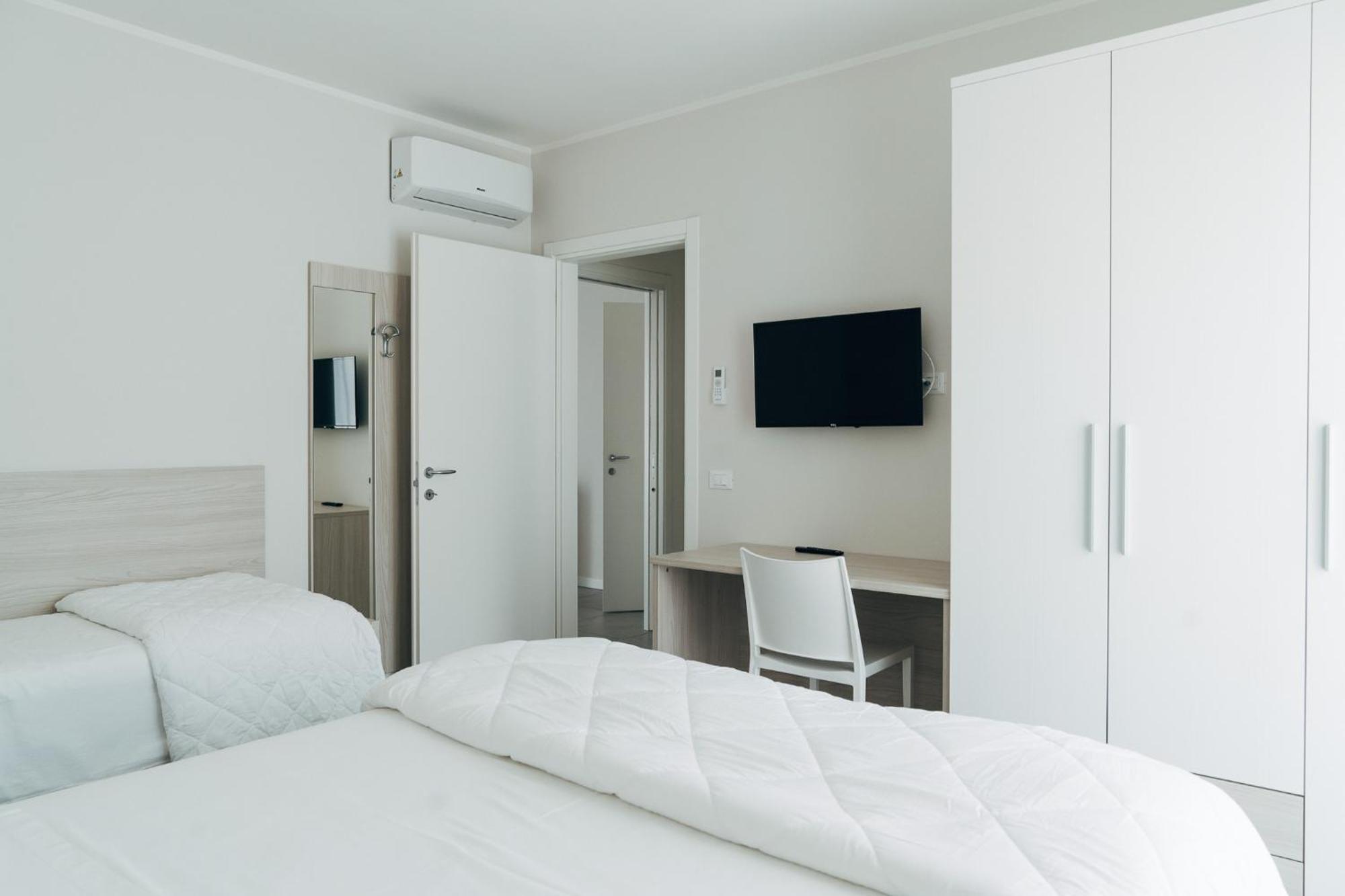 The Prince - Luxury Apartments With Pool Peschiera del Garda Zewnętrze zdjęcie