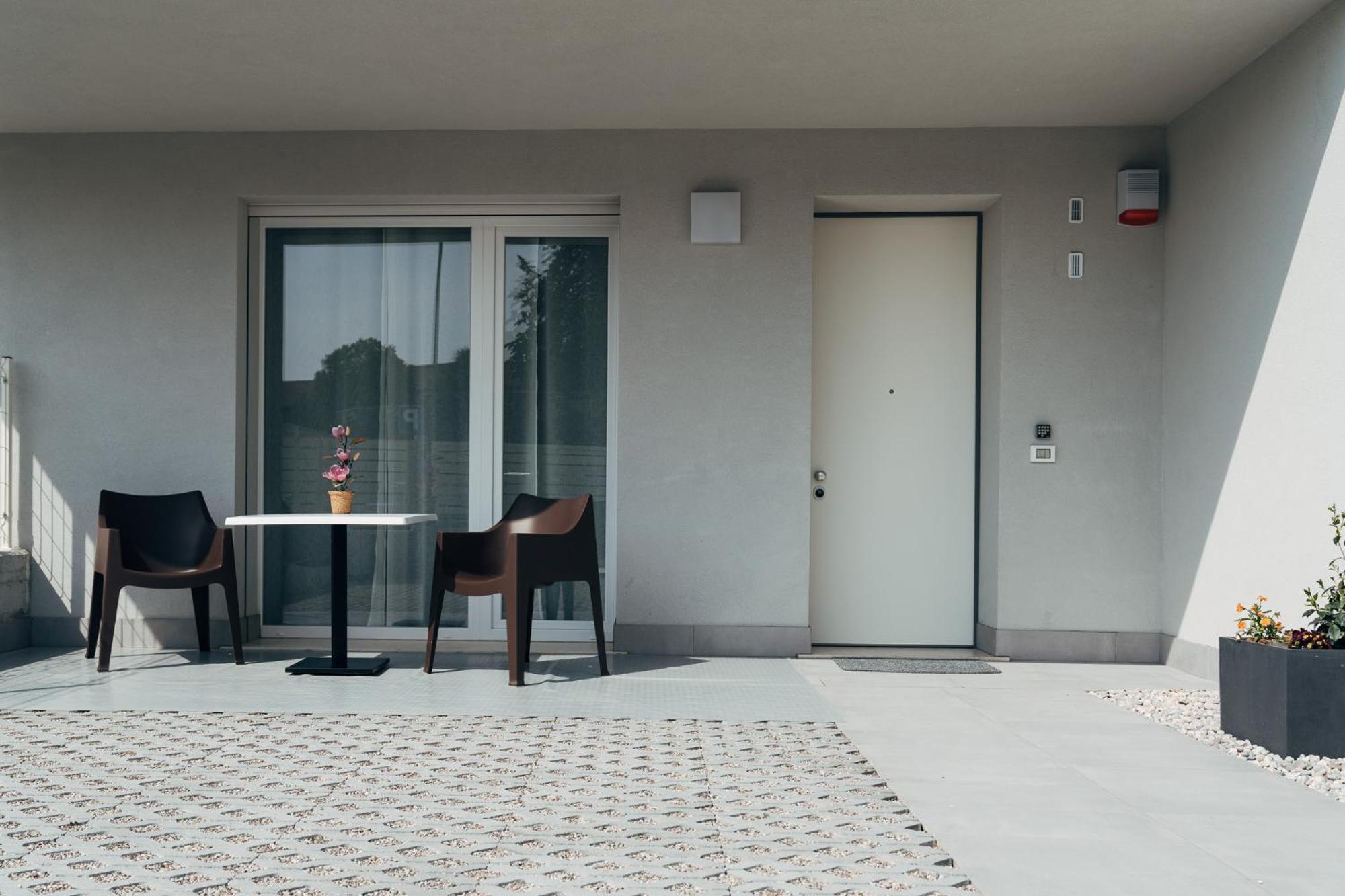The Prince - Luxury Apartments With Pool Peschiera del Garda Zewnętrze zdjęcie