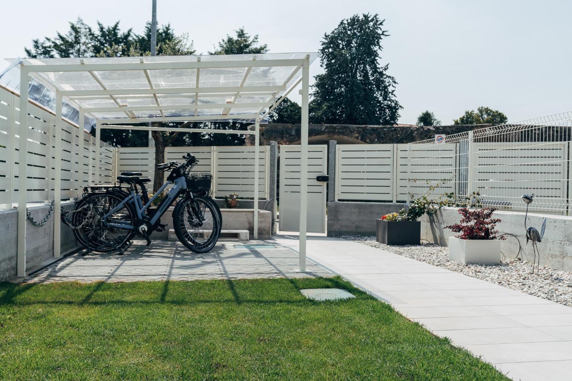 The Prince - Luxury Apartments With Pool Peschiera del Garda Zewnętrze zdjęcie