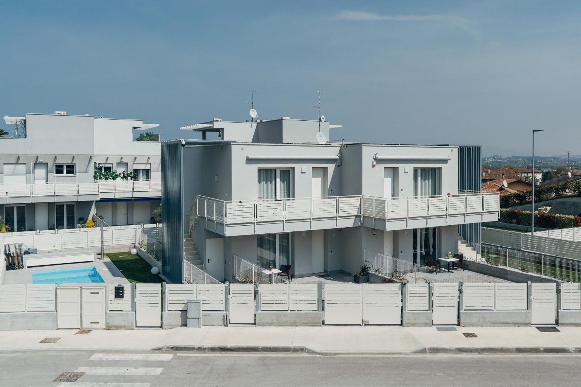 The Prince - Luxury Apartments With Pool Peschiera del Garda Zewnętrze zdjęcie