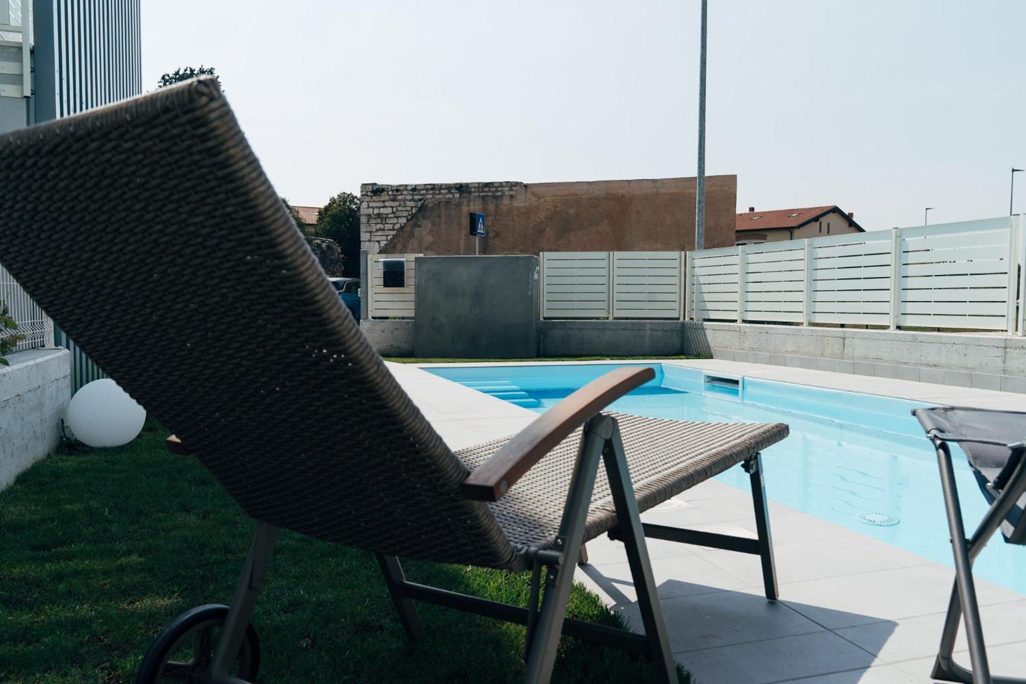 The Prince - Luxury Apartments With Pool Peschiera del Garda Zewnętrze zdjęcie