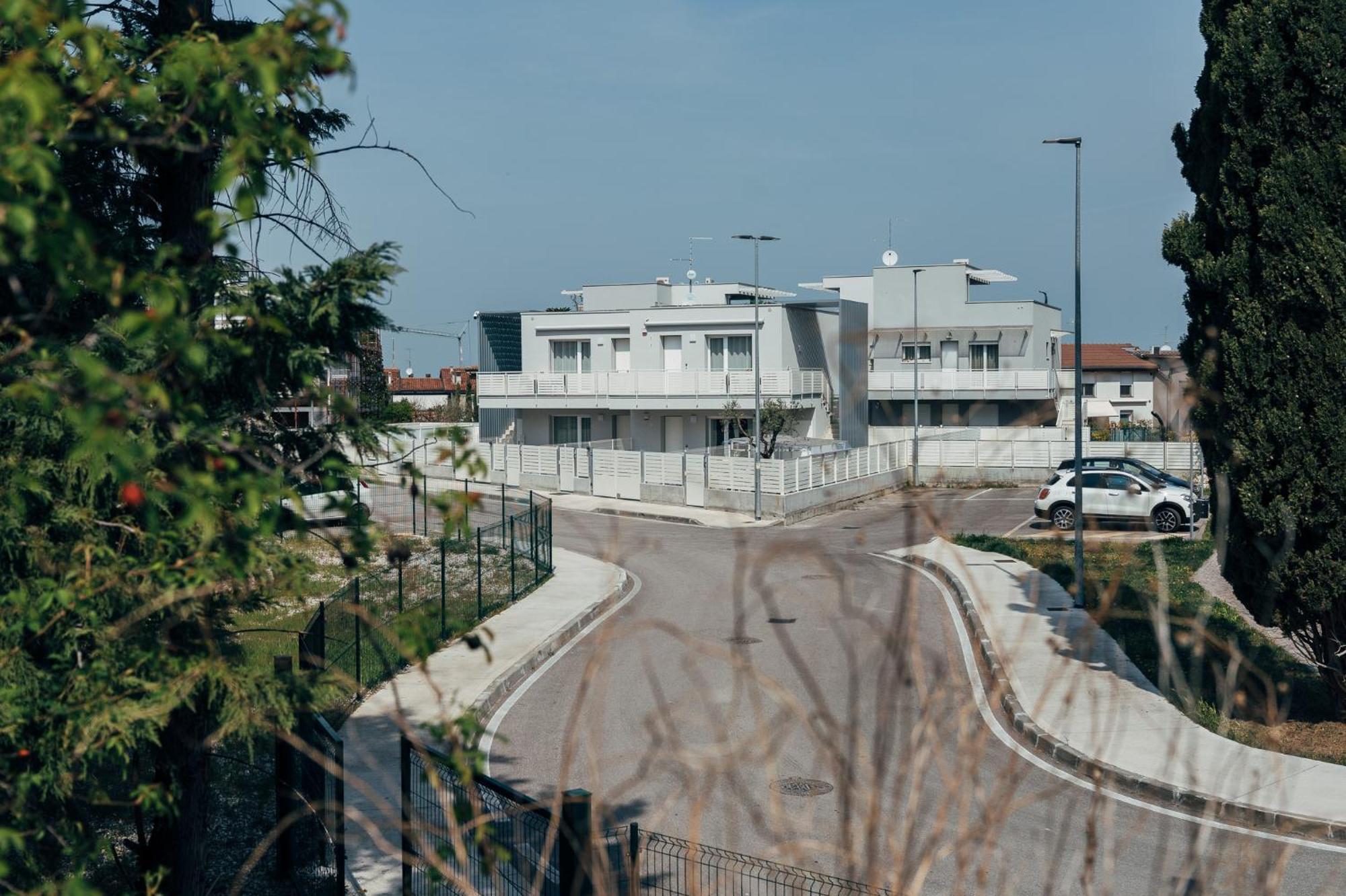 The Prince - Luxury Apartments With Pool Peschiera del Garda Zewnętrze zdjęcie